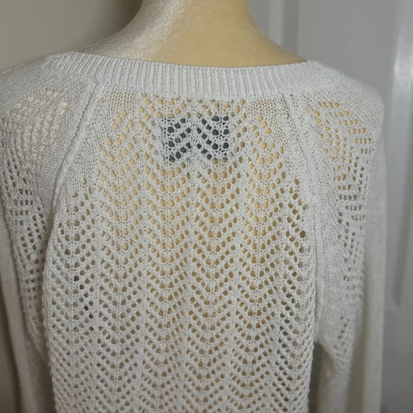 Brochu Walker White Open Stitch Back & Sleeve V-Neck Sweater - Picture 5 of 10